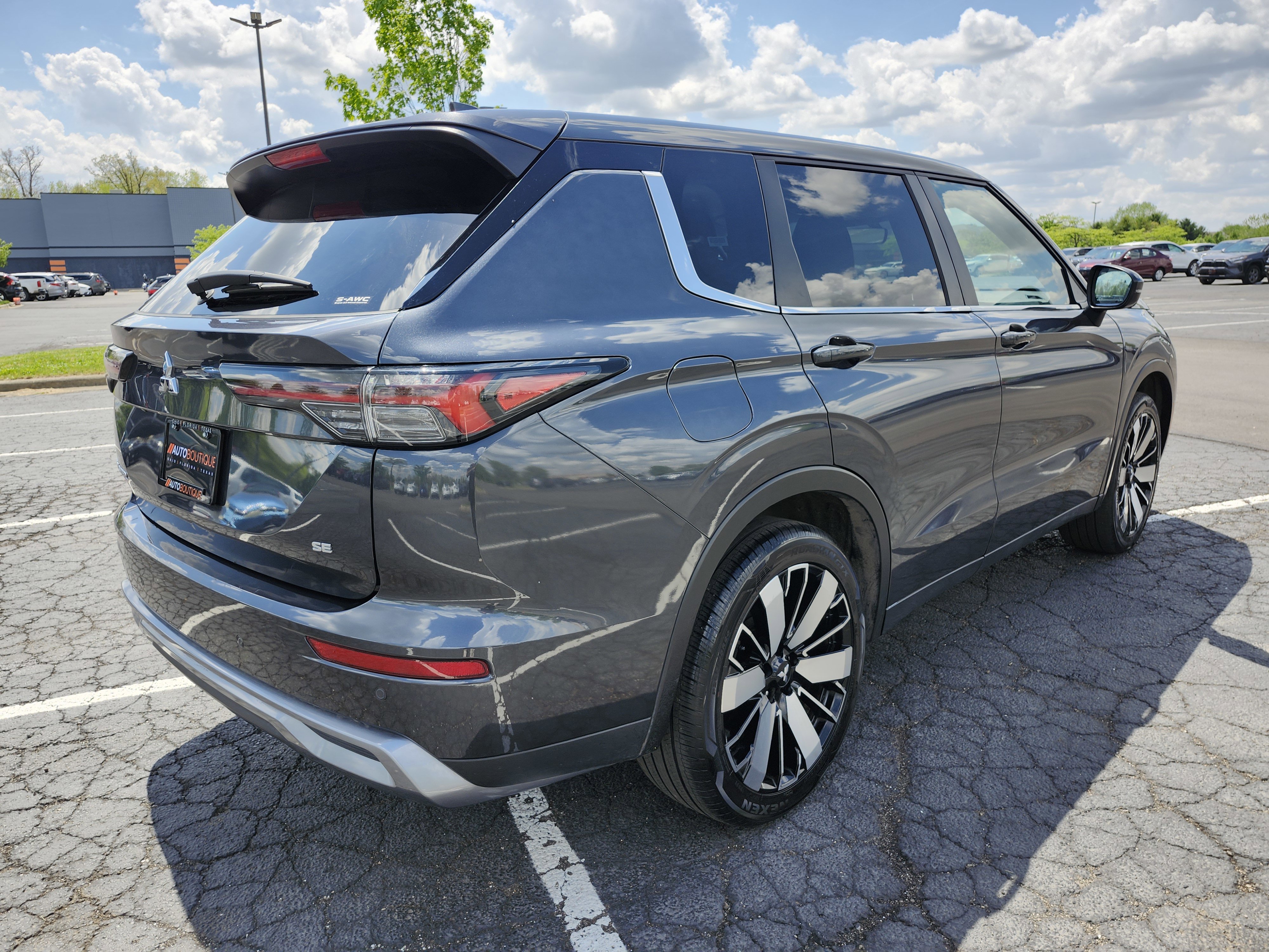 Used 2025 Mitsubishi Outlander SE AWD/4WD image 19
