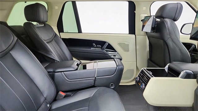 Used 2023 Land Rover Range Rover Long Wheelbase Autobiography image 23