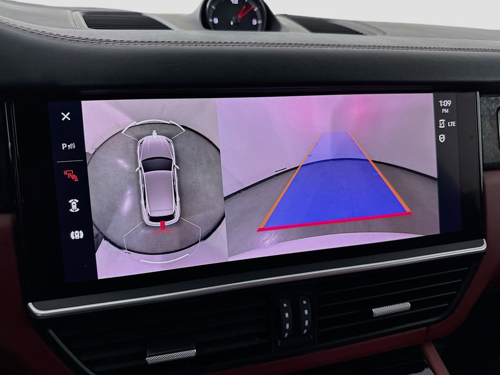 Certified 2023 Porsche Cayenne Platinum Edition AWD/4WD image 17