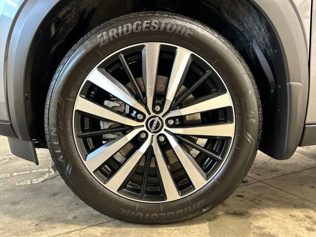 Used 2024 Nissan Pathfinder Platinum w/ Cargo Package AWD/4WD image 10