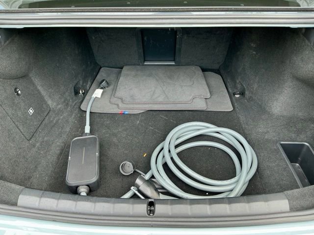 Used 2023 BMW i7 xDrive60 AWD/4WD image 16