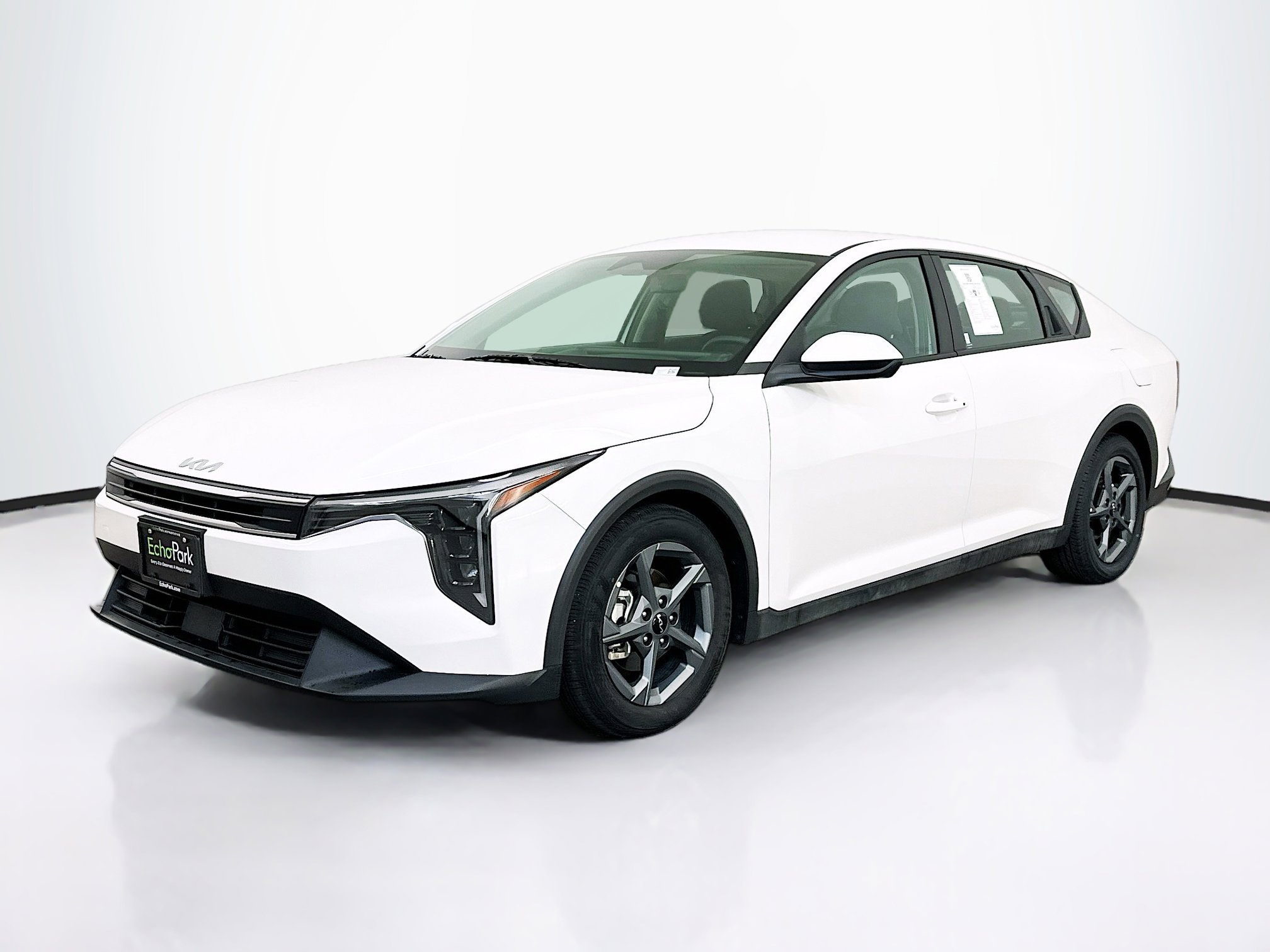 Used 2025 Kia K4 LXS image 3