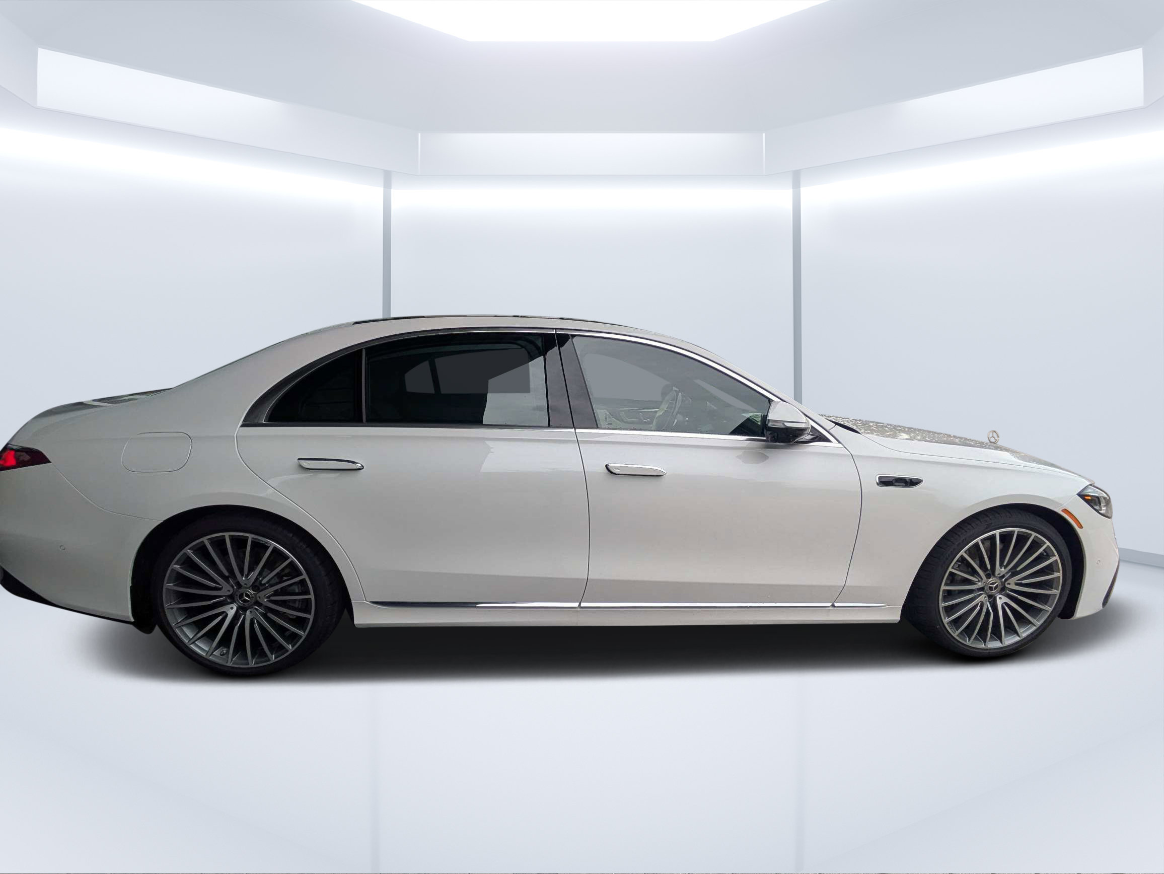 New 2027 Mercedes-Benz S 580 4MATIC Sedan image 2
