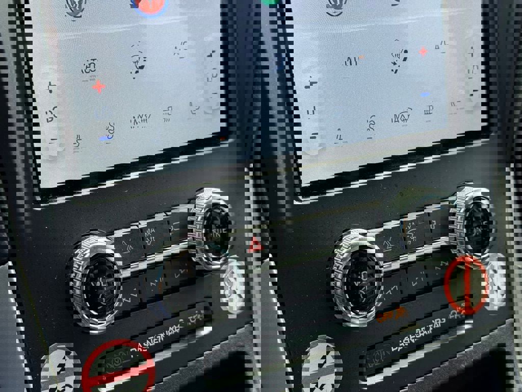 Certified 2023 Ford Edge SEL image 25