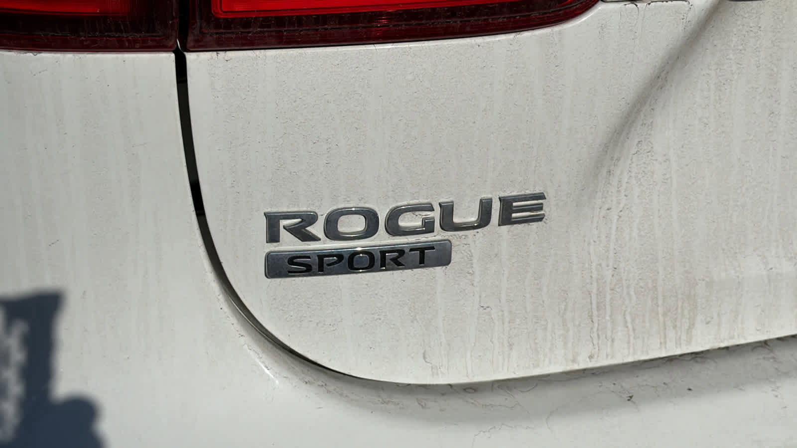 Used 2022 Nissan Rogue Sport S image 19