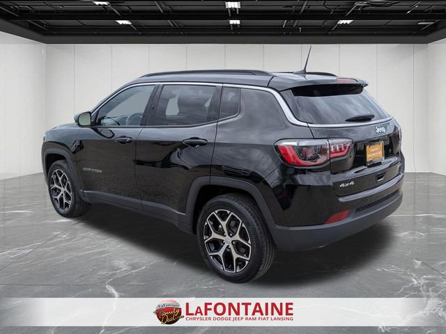 Used 2024 Jeep Compass Limited w/ Sun and Sound Group AWD/4WD image 3