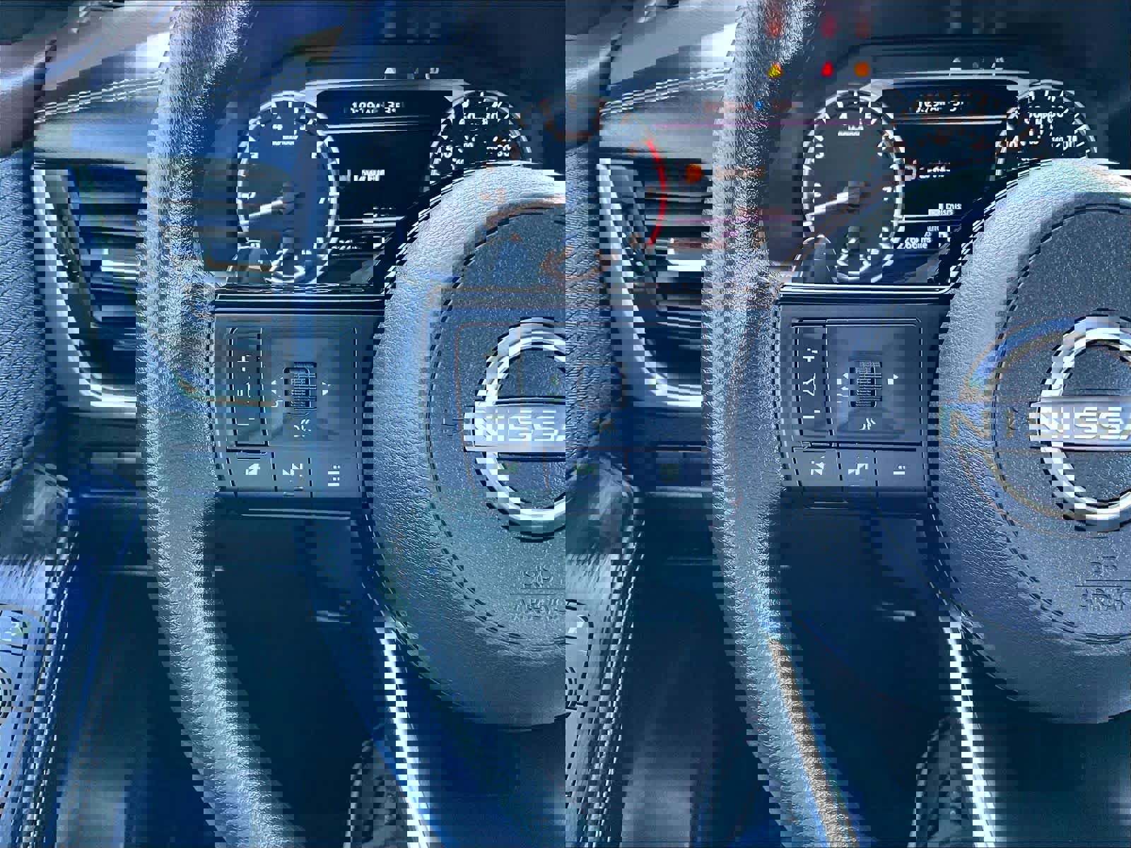 Used 2023 Nissan Rogue SV image 23