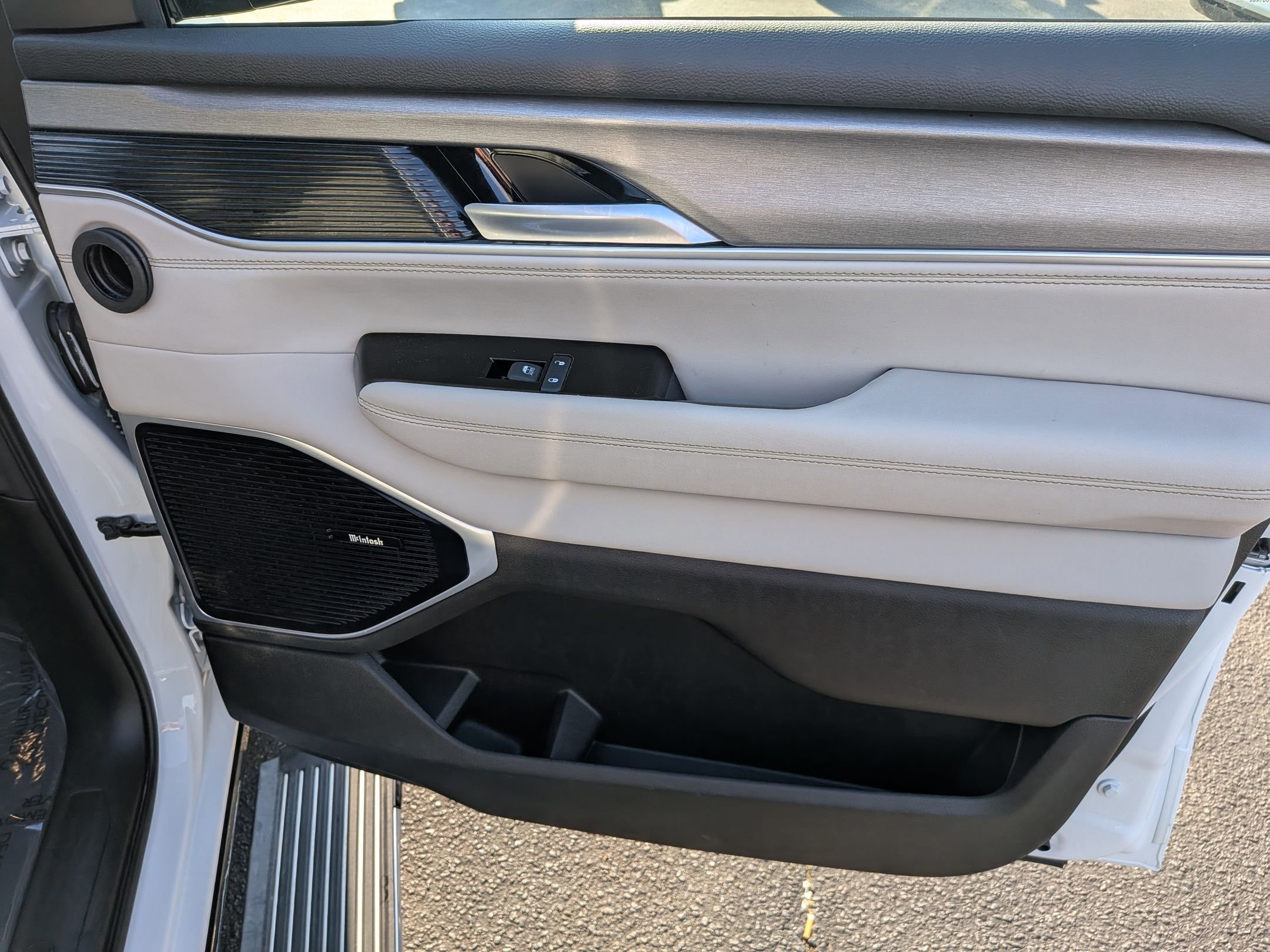 Certified 2025 Jeep Wagoneer Series III w/ Premium Group I image 36