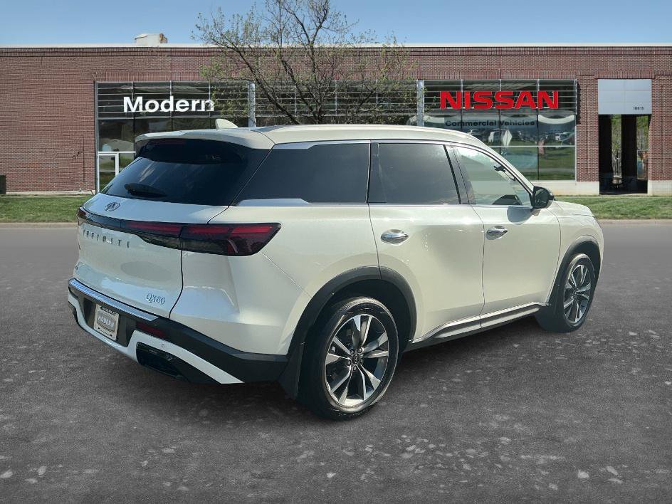 Used 2023 INFINITI QX60 Luxe w/ Cargo Package AWD/4WD image 4