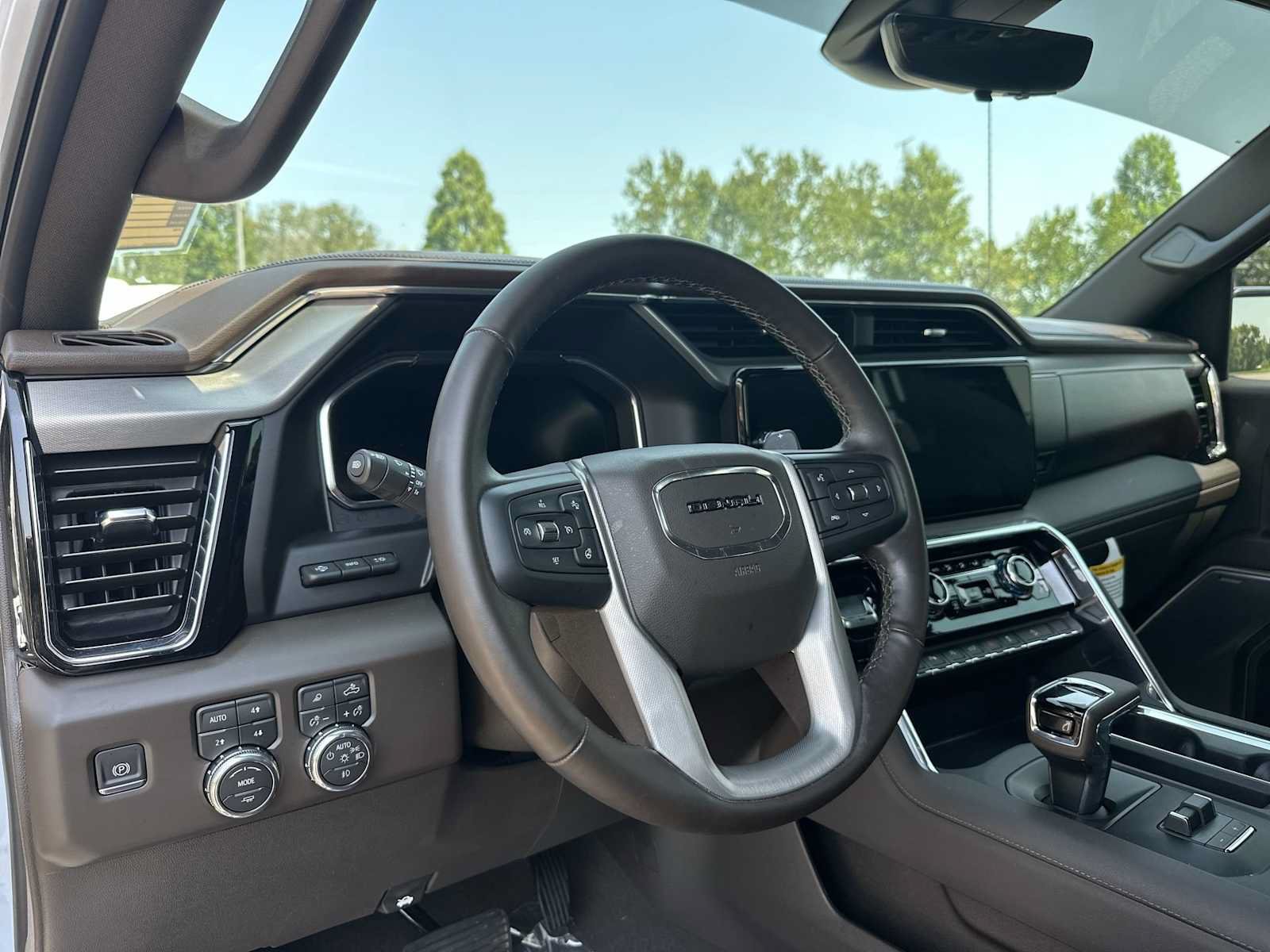 Certified 2026 GMC Sierra 1500 Denali w/ Denali Reserve Package AWD/4WD image 16