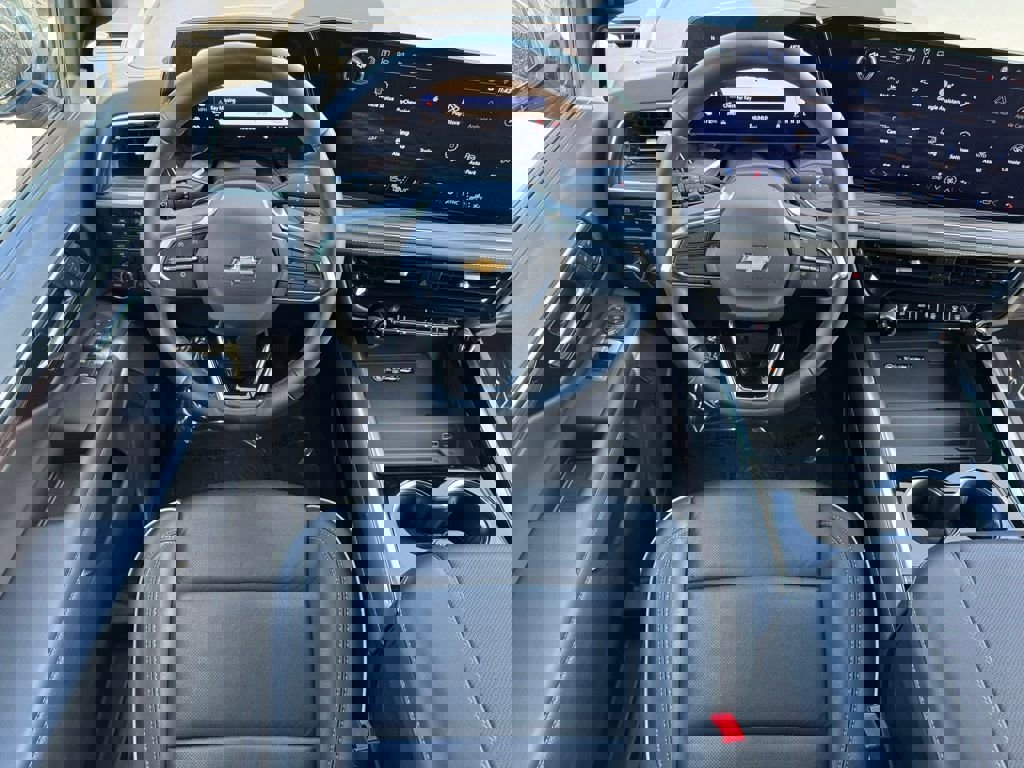 Used 2025 Chevrolet Suburban Premier image 16