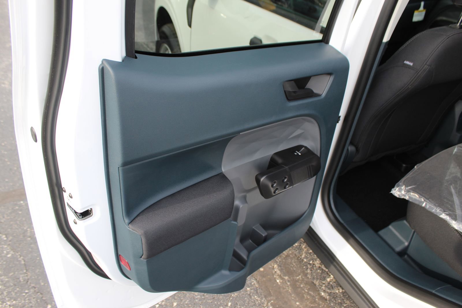 New 2025 Ford Maverick XL w/ 4K Tow Package image 16