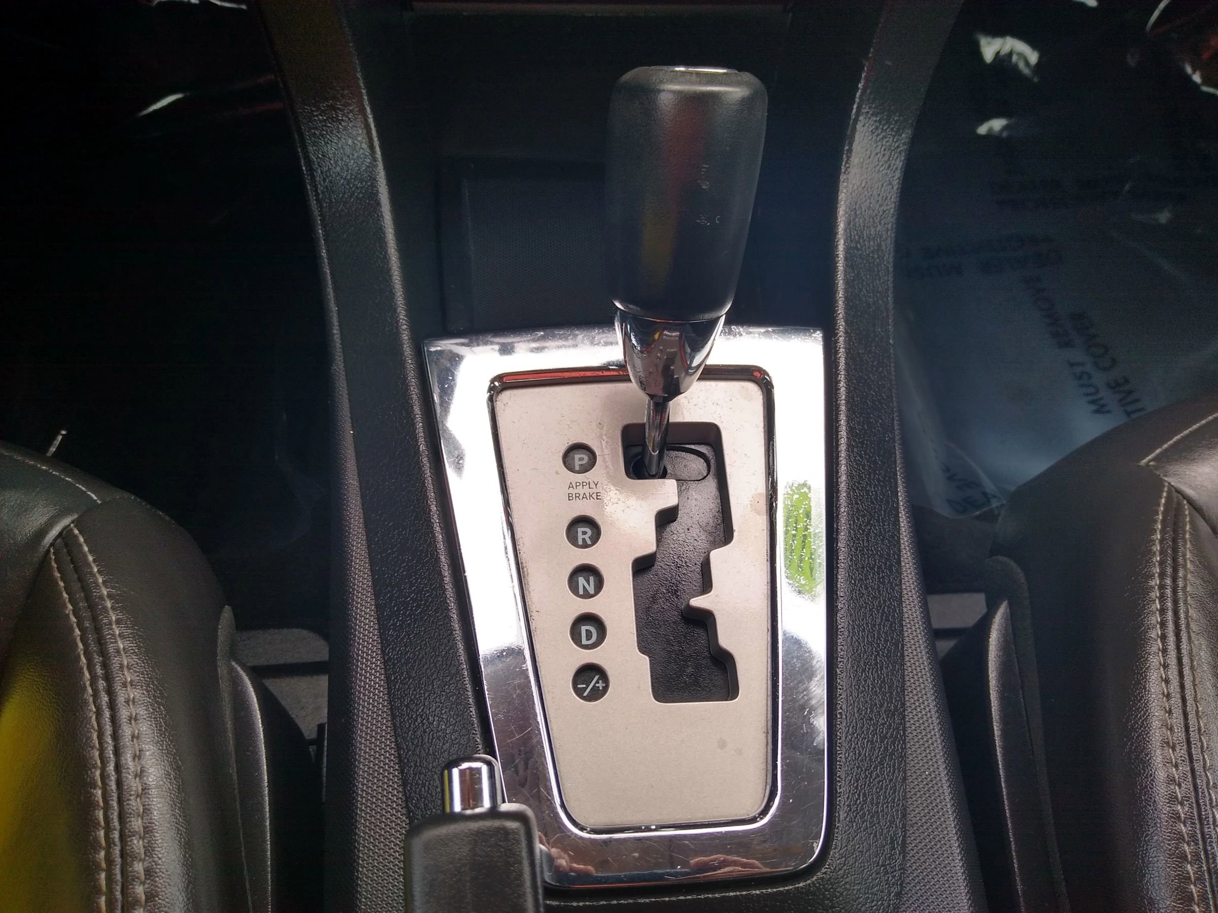 Used 2010 Dodge Avenger R/T w/ Navigation & Sound Group I image 19