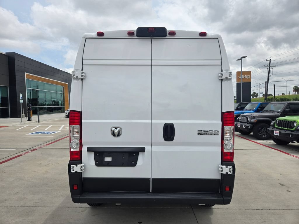 Used 2025 RAM ProMaster 2500 w/ Convenience Group FWD image 4