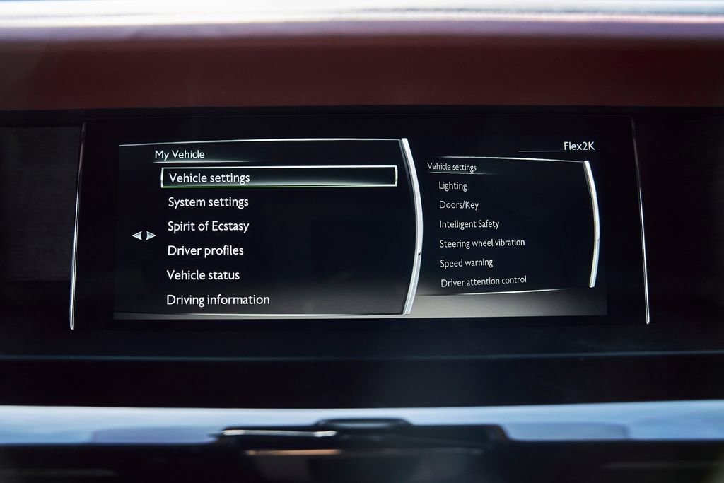 Used 2024 Rolls-Royce Phantom Sedan RWD image 91