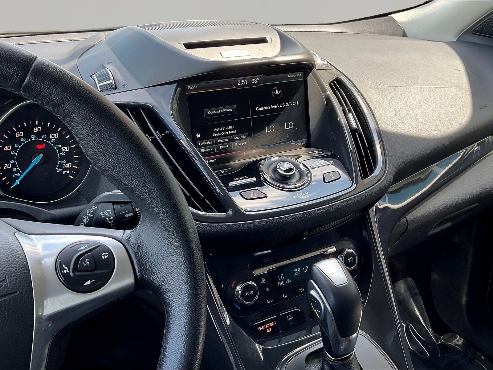 Used 2015 Ford Escape Titanium FWD image 9