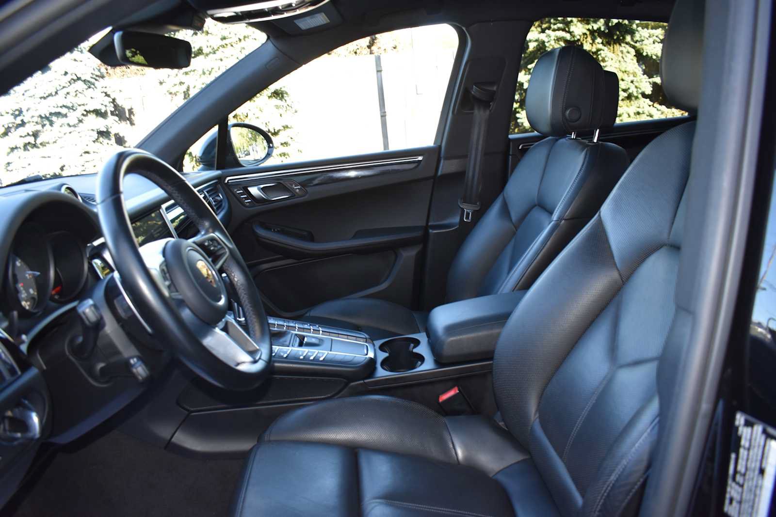 Used 2021 Porsche Macan S AWD/4WD image 18