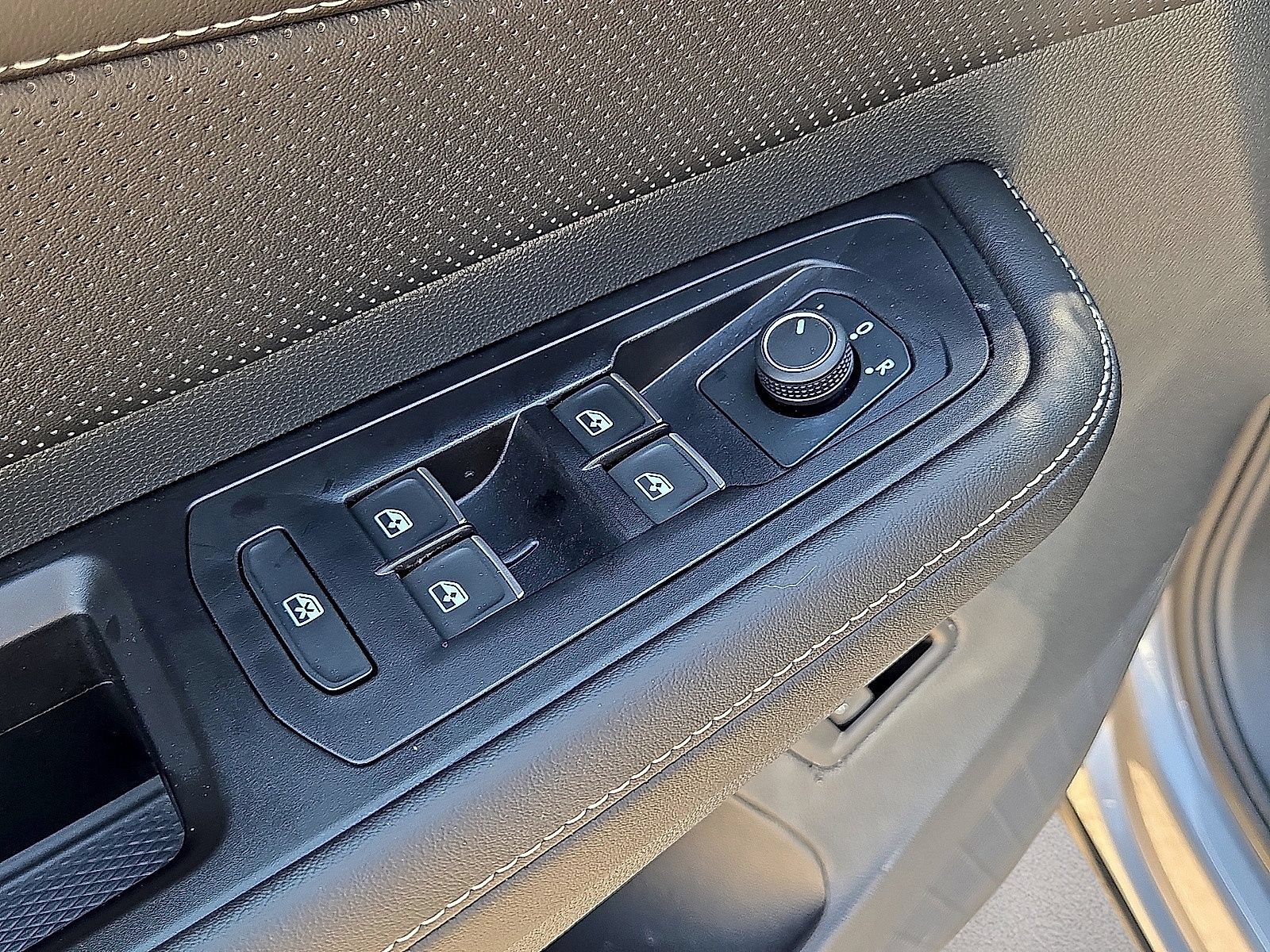 Used 2026 Volkswagen Atlas Cross Sport SE FWD image 22