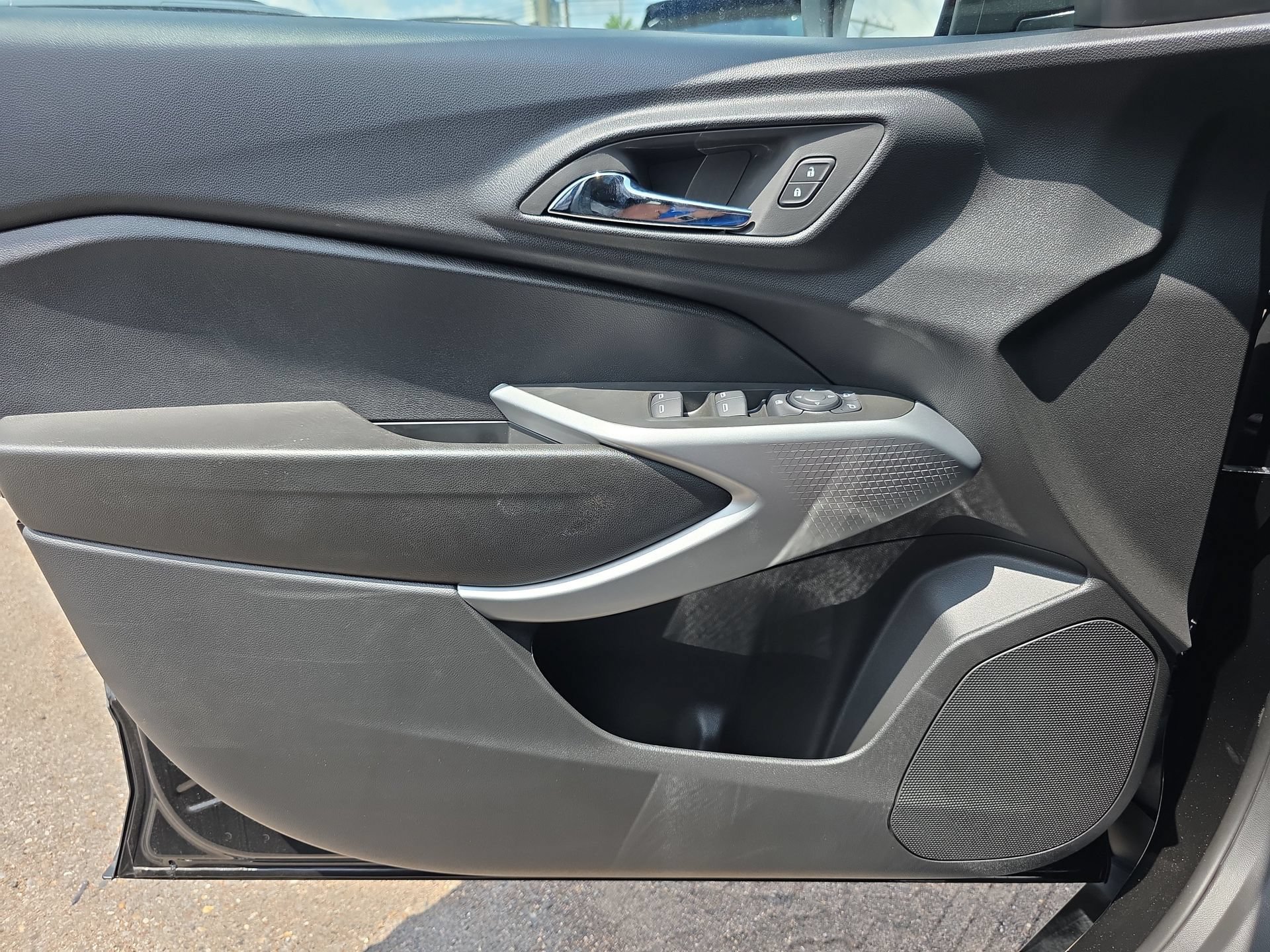 New 2026 Chevrolet Trax LS FWD image 17