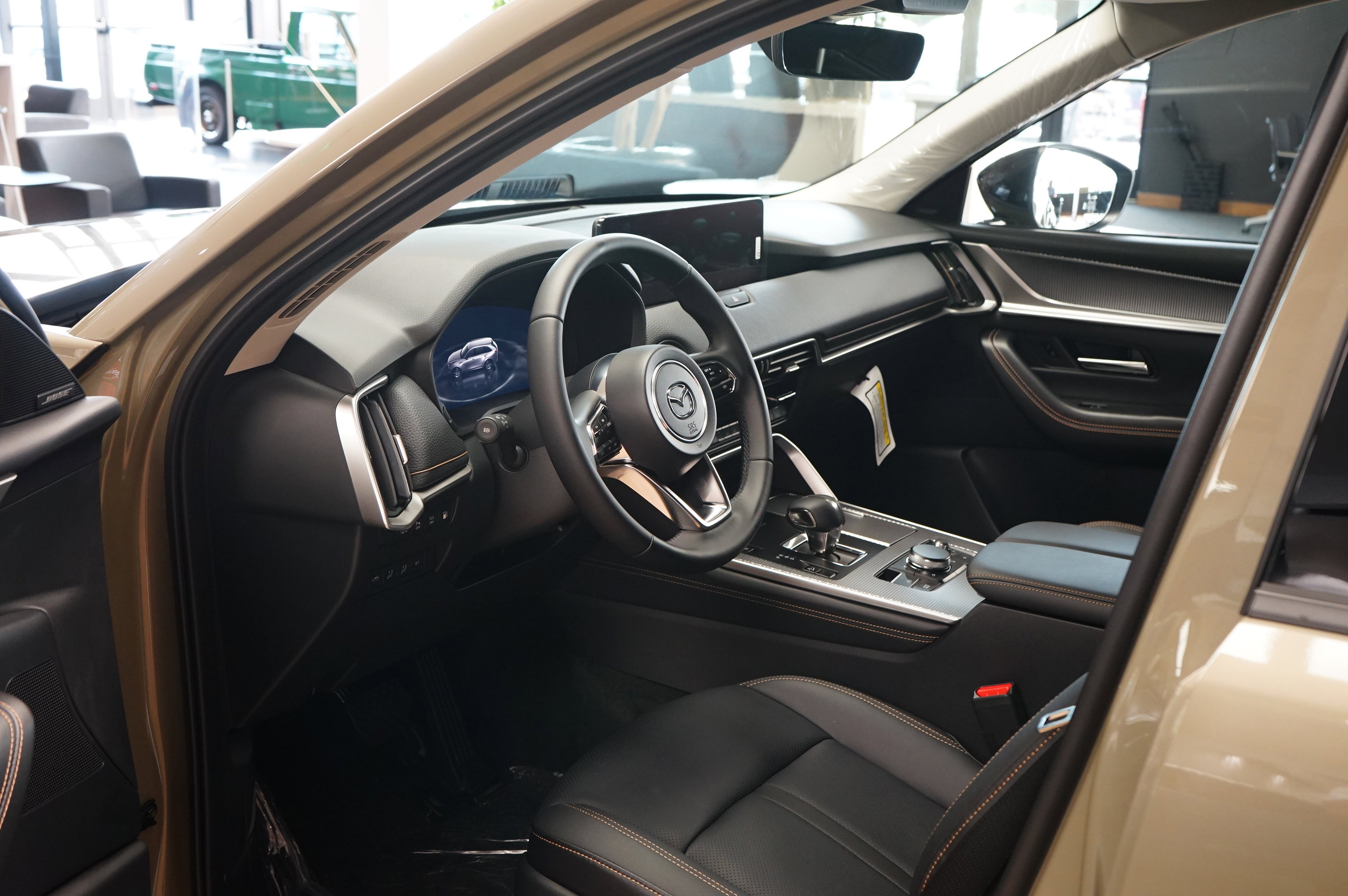 New 2025 MAZDA CX-70 Plug-In Hybrid w/ Premium Pkg image 6