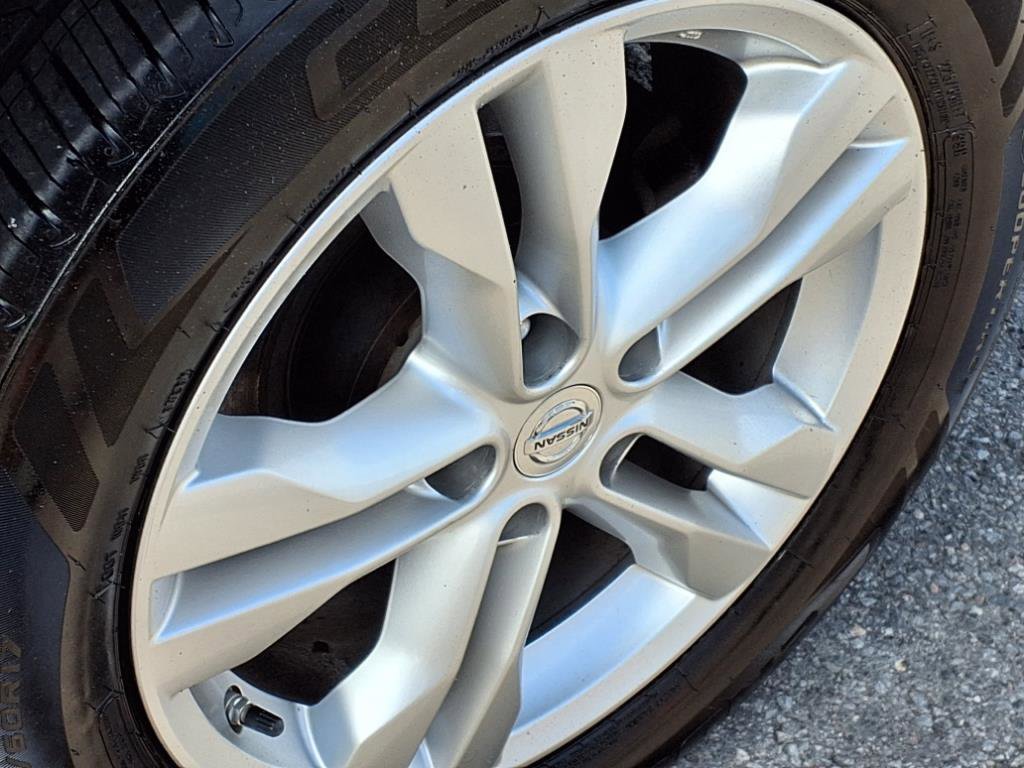 Used 2012 Nissan Rogue SV image 11