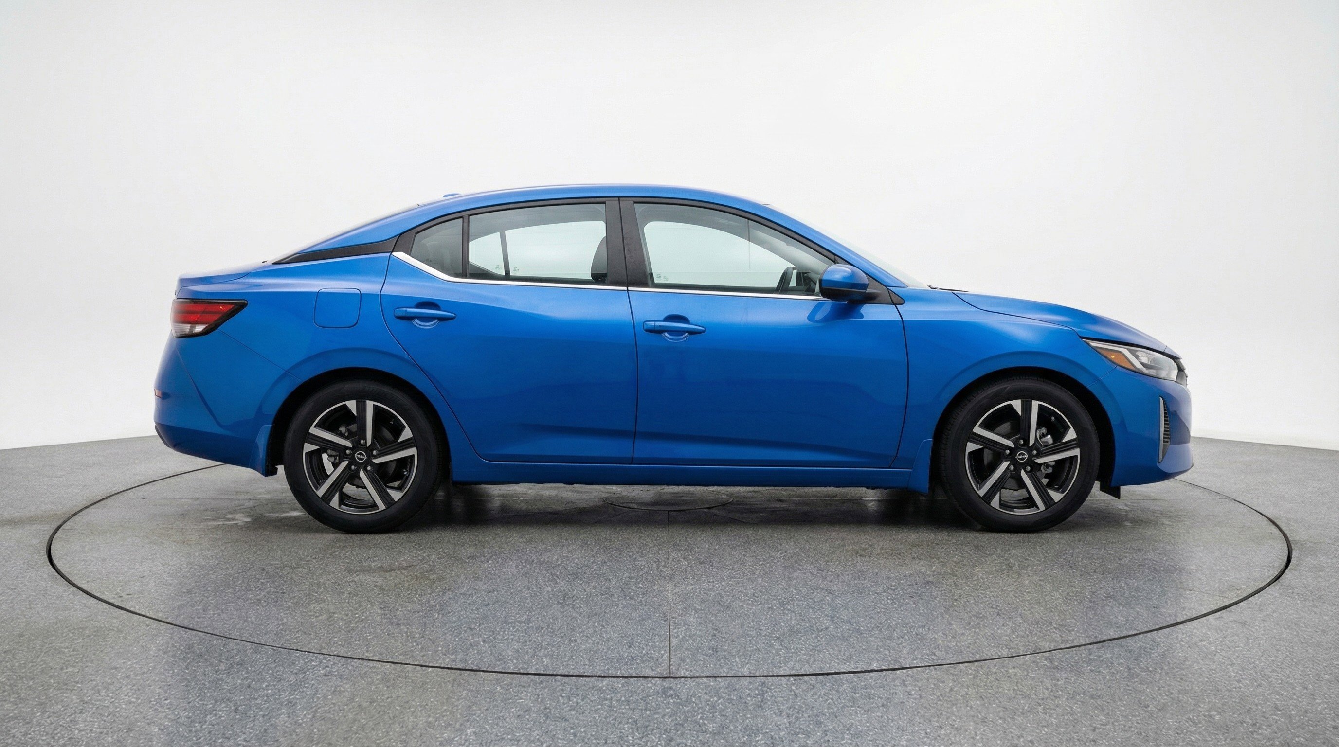 Used 2025 Nissan Sentra SV FWD image 11