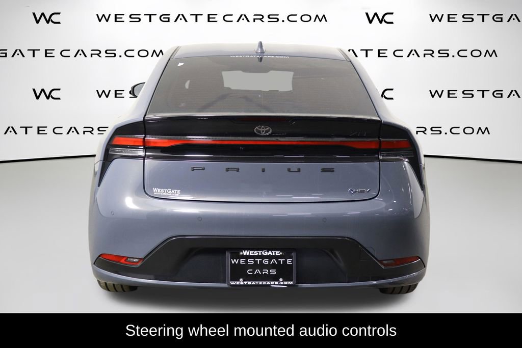Used 2025 Toyota Prius XLE image 4