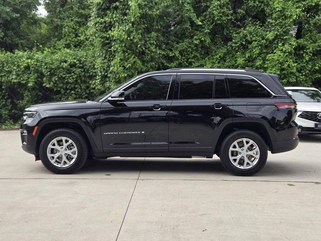 Used 2023 Jeep Grand Cherokee Limited RWD image 7