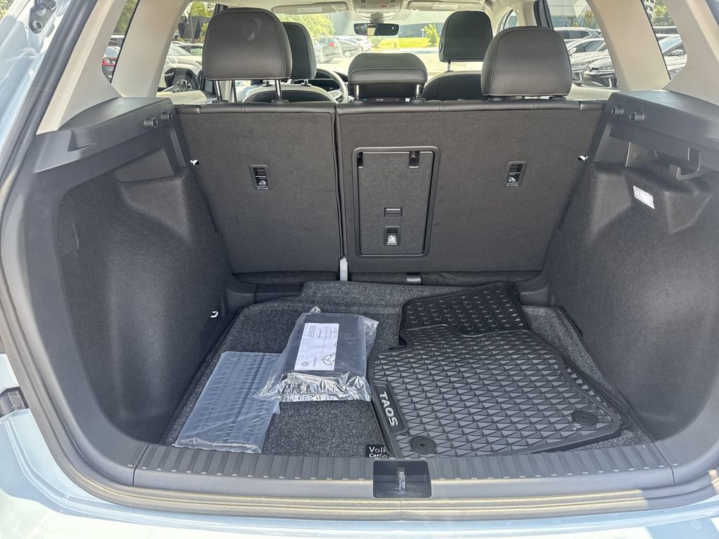 New 2025 Volkswagen Taos SE image 15