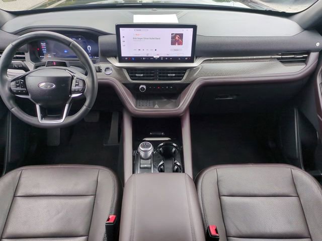 Used 2025 Ford Explorer Platinum w/ Ultimate Package AWD/4WD image 16