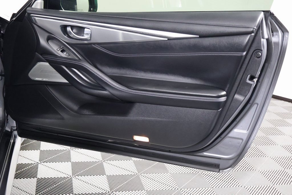 Used 2019 INFINITI Q60 3.0t Luxe w/ Essential Package RWD image 13