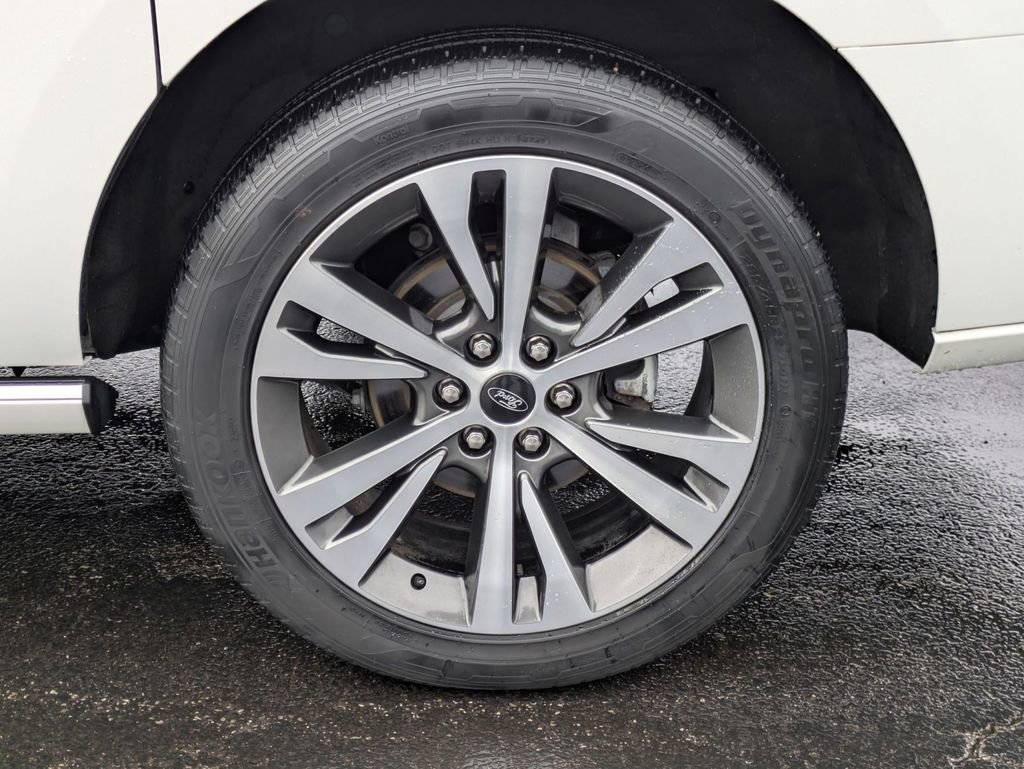 Certified 2021 Ford Expedition Max Platinum image 15