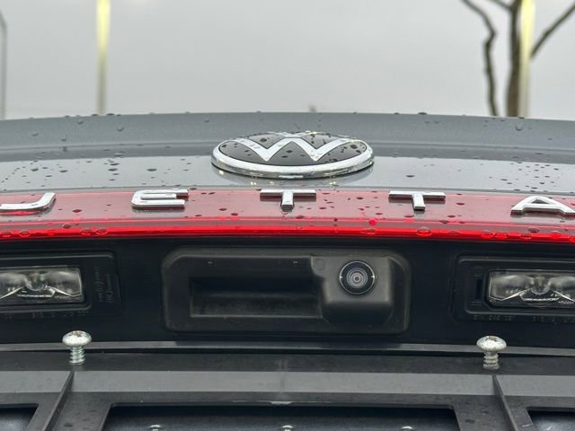 Used 2025 Volkswagen Jetta SE image 16