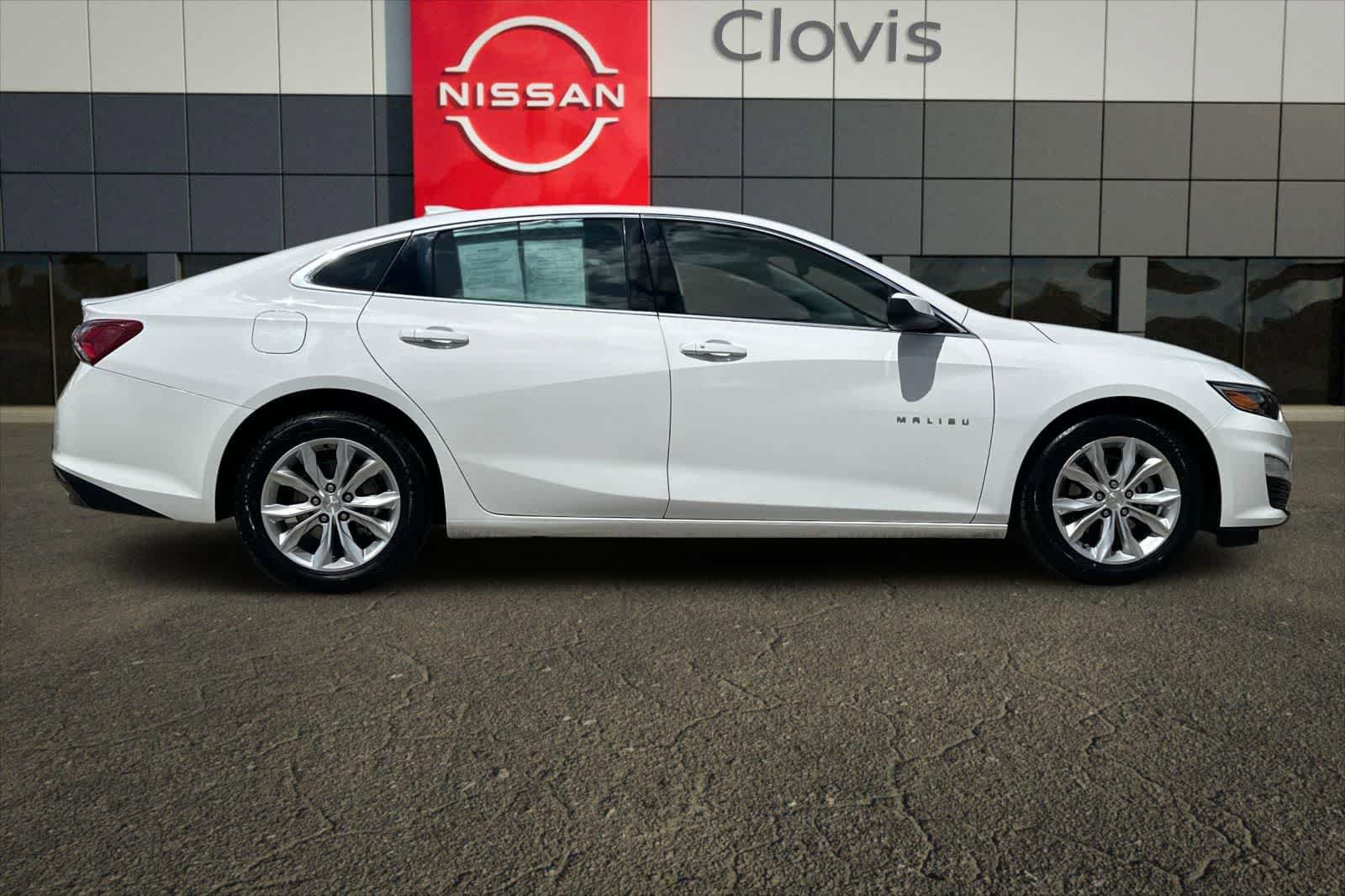 Used 2022 Chevrolet Malibu LT FWD image 9