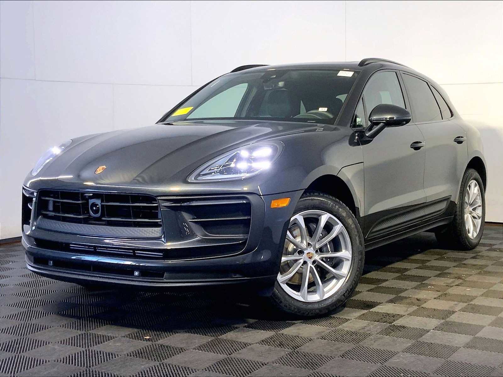 New 2026 Porsche Macan AWD/4WD image 1
