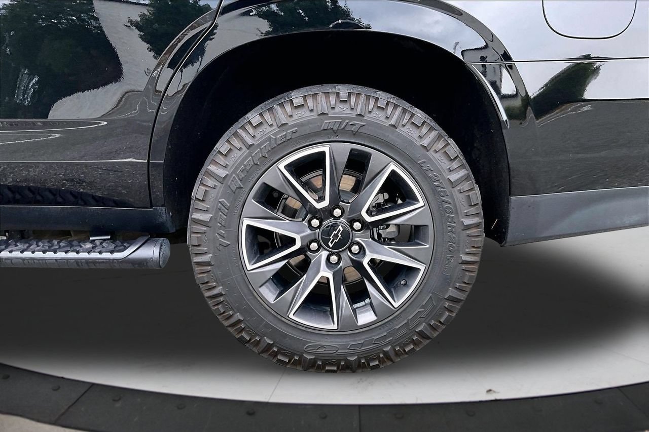 Used 2023 Chevrolet Tahoe Z71 w/ Luxury Package AWD/4WD image 36
