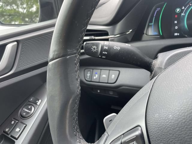Used 2020 Hyundai Ioniq SE FWD image 23