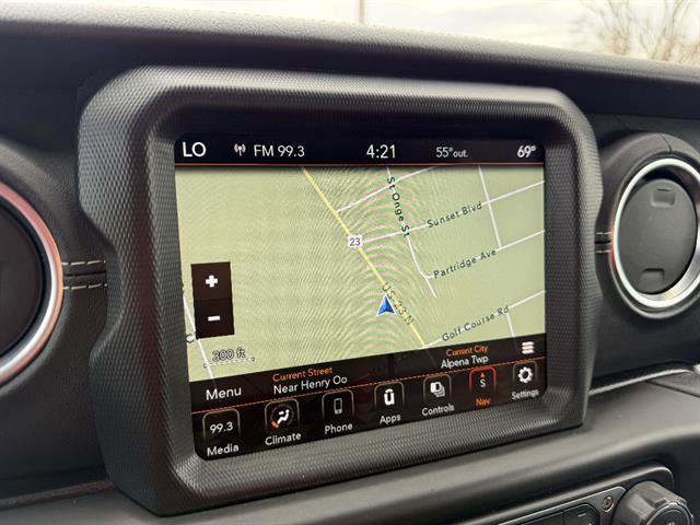 Used 2021 Jeep Wrangler Unlimited Sahara w/ Uconnect 4C Nav & Sound Group AWD/4WD image 42
