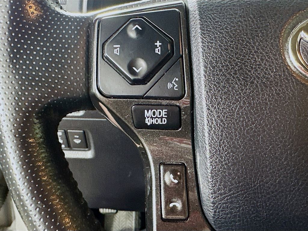 Used 2024 Toyota 4Runner TRD Off-Road Premium AWD/4WD image 22
