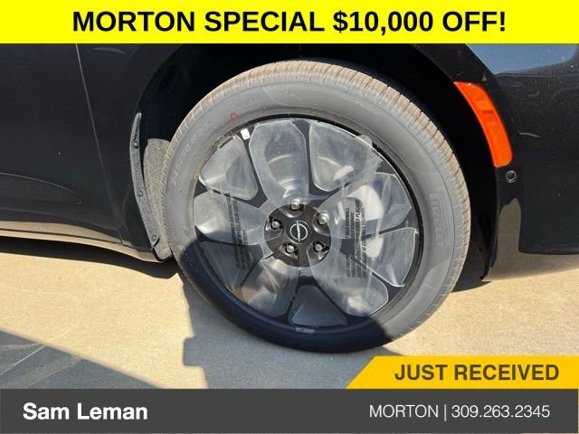 New 2026 Chrysler Pacifica Limited w/ S Appearance Package image 4