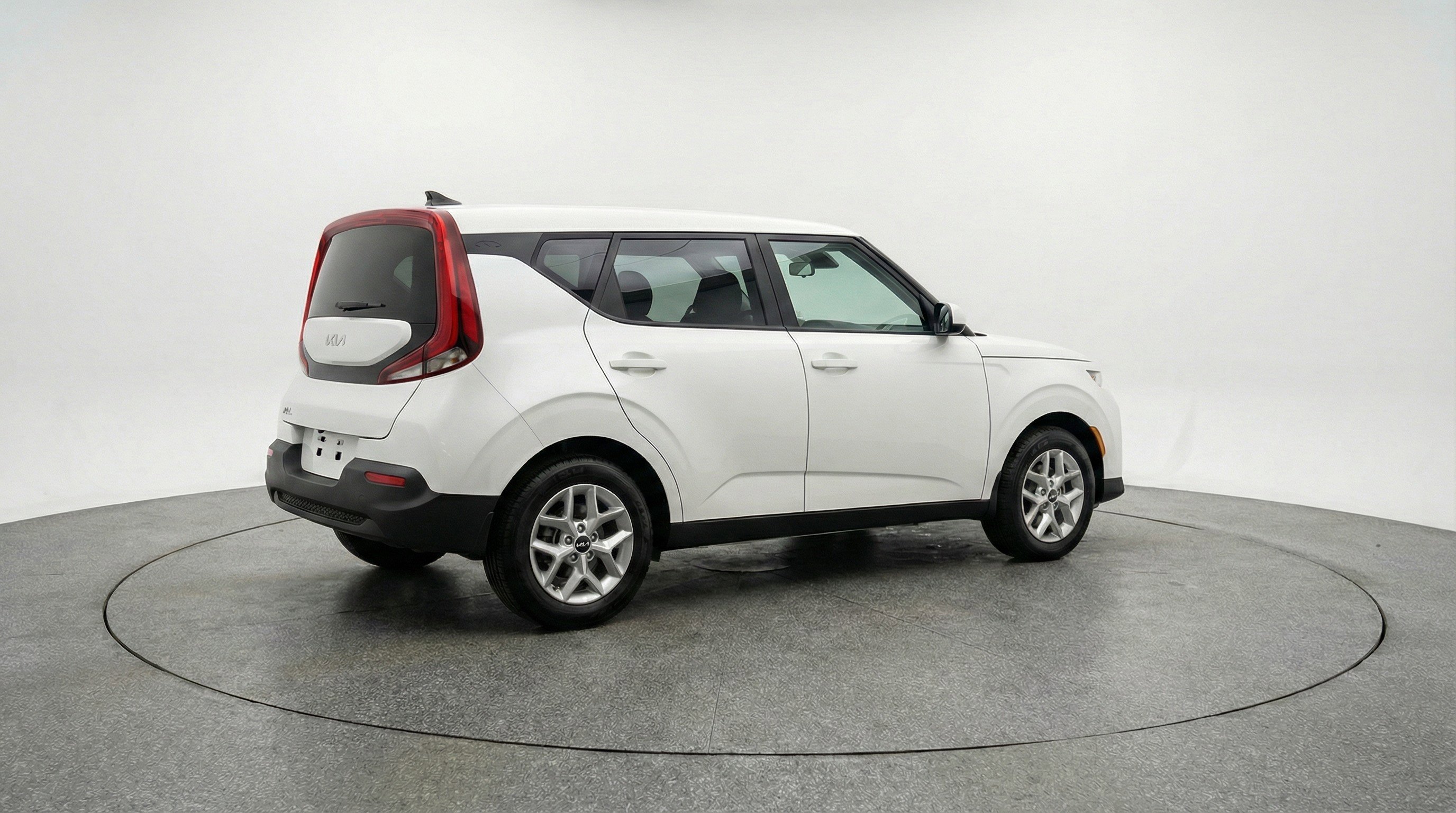 Used 2025 Kia Soul LX w/ LX Technology Package image 9