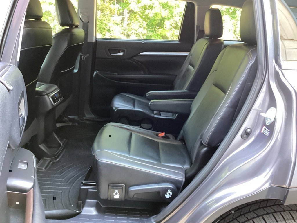 Used 2019 Toyota Highlander XLE image 39
