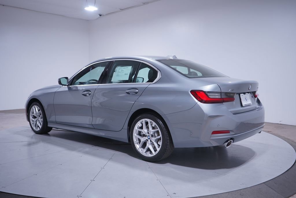 Used 2025 BMW 330i xDrive Sedan image 3