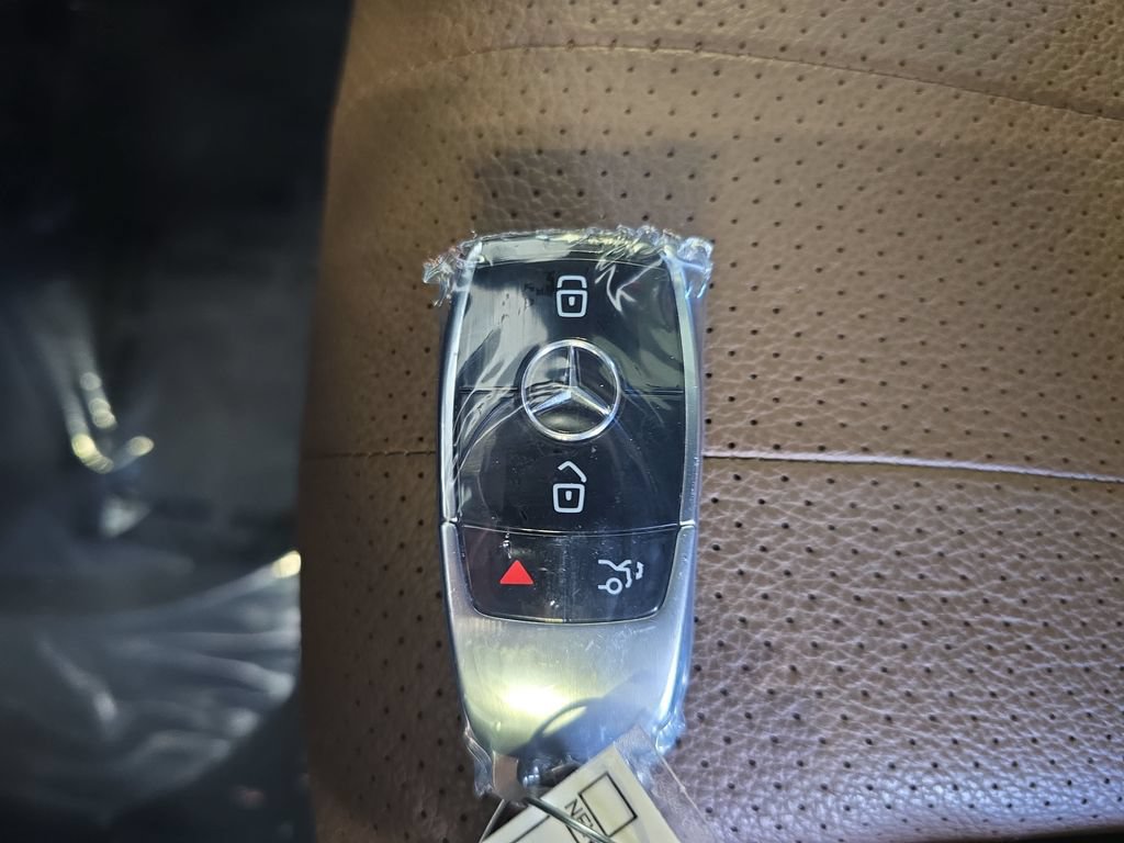 Certified 2023 Mercedes-Benz E 350 4MATIC Sedan image 39
