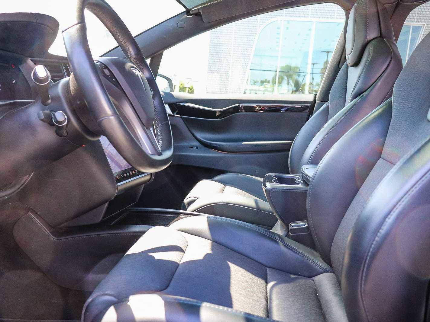 Used 2018 Tesla Model X 75D AWD/4WD image 17