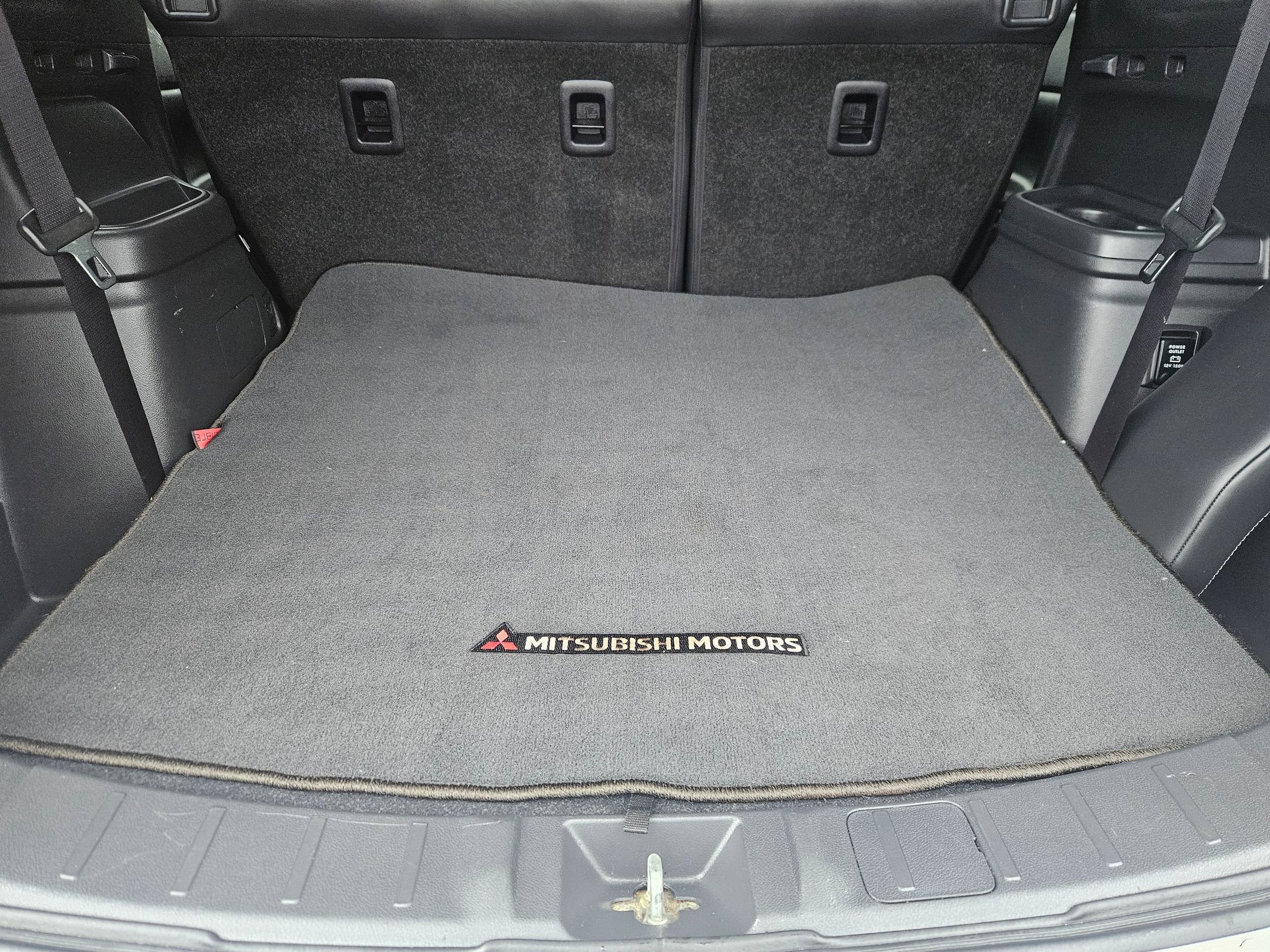 Used 2019 Mitsubishi Outlander SE AWD/4WD image 26