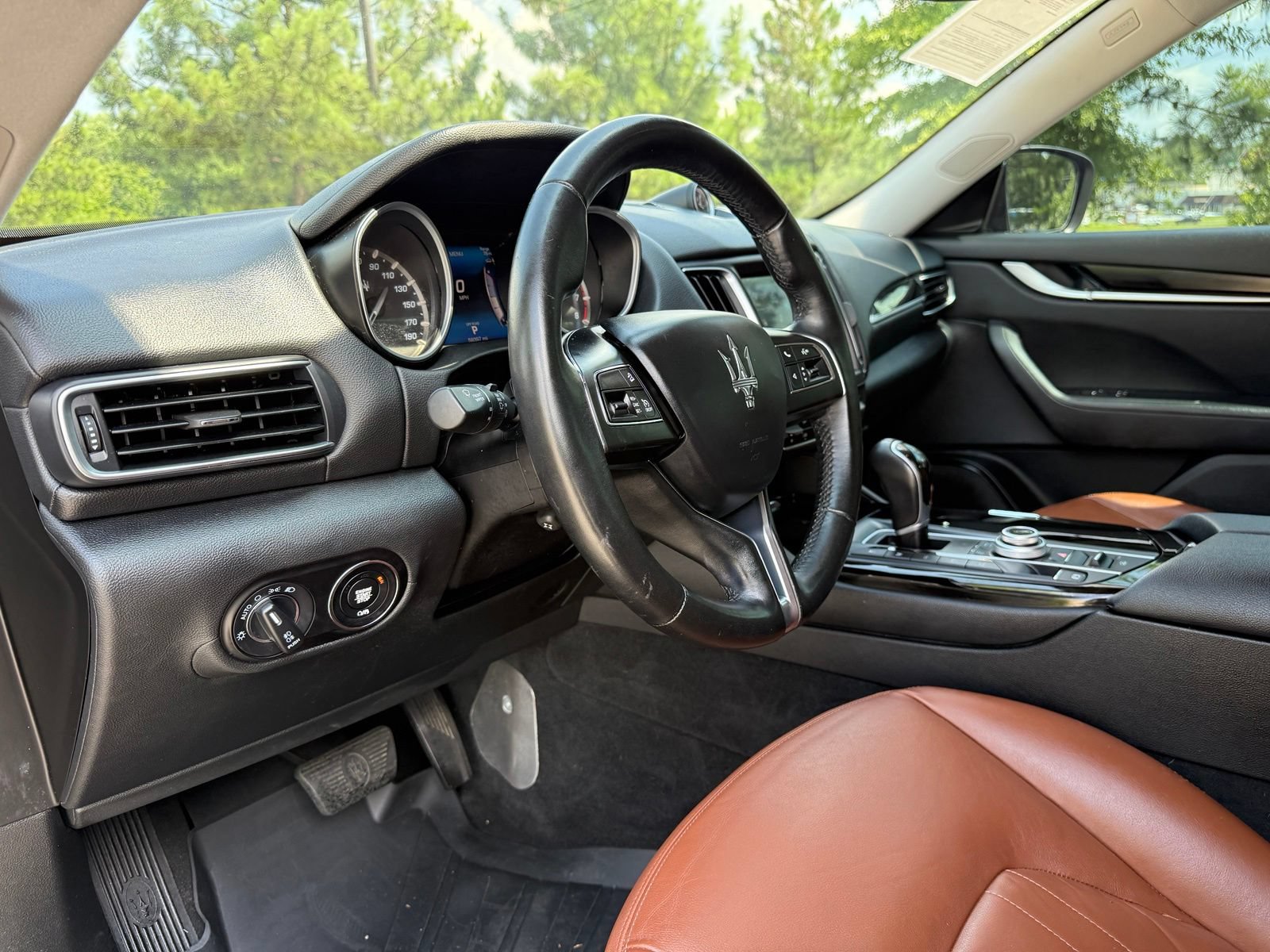 Used 2017 Maserati Levante AWD/4WD image 22
