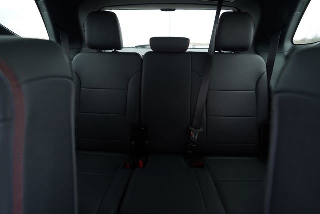 Used 2024 Chevrolet Traverse RS w/ LPO, Floor Liner Package image 28