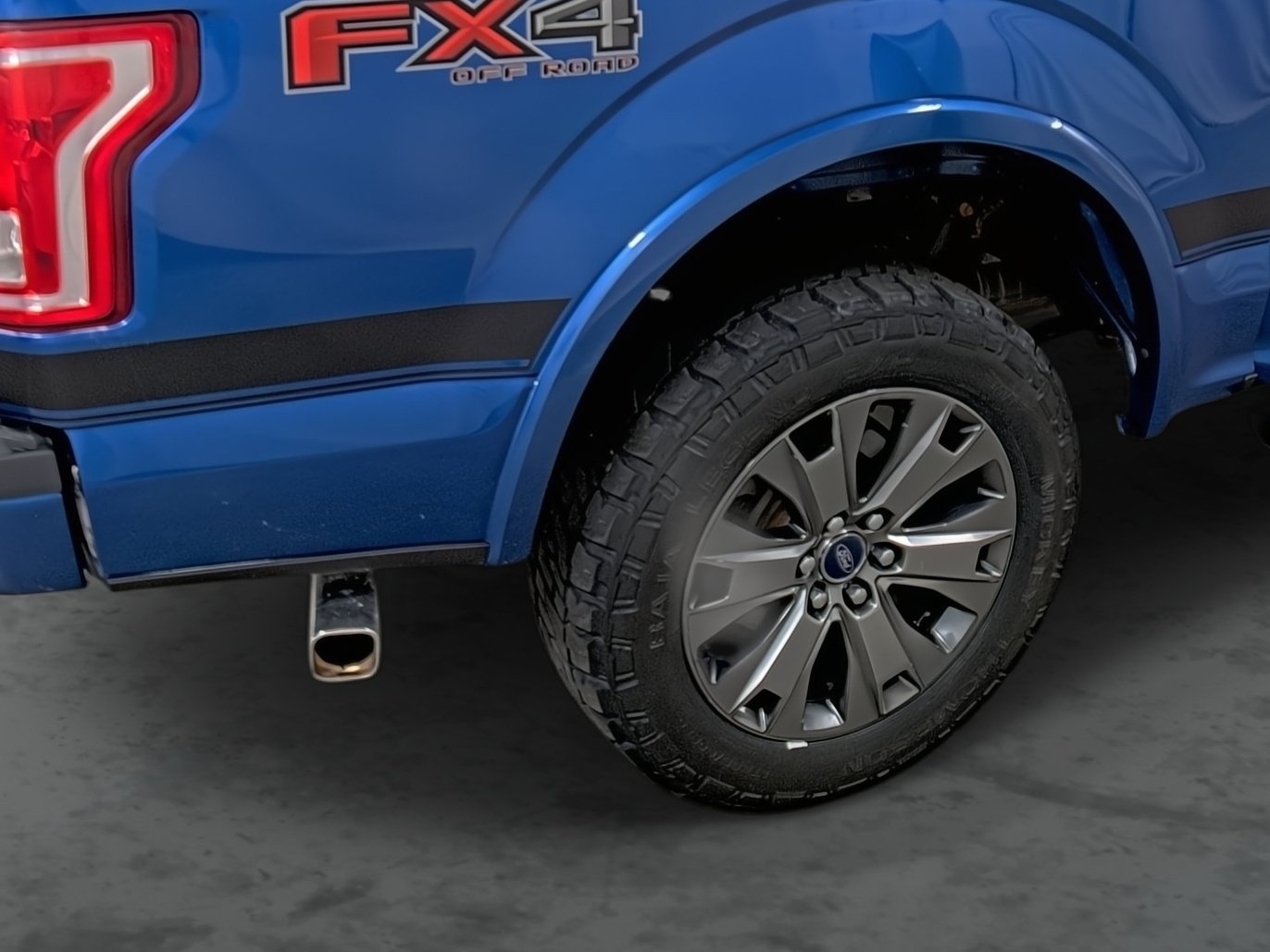 Used 2016 Ford F150 XLT w/ Equipment Group 302A Luxury AWD/4WD image 12