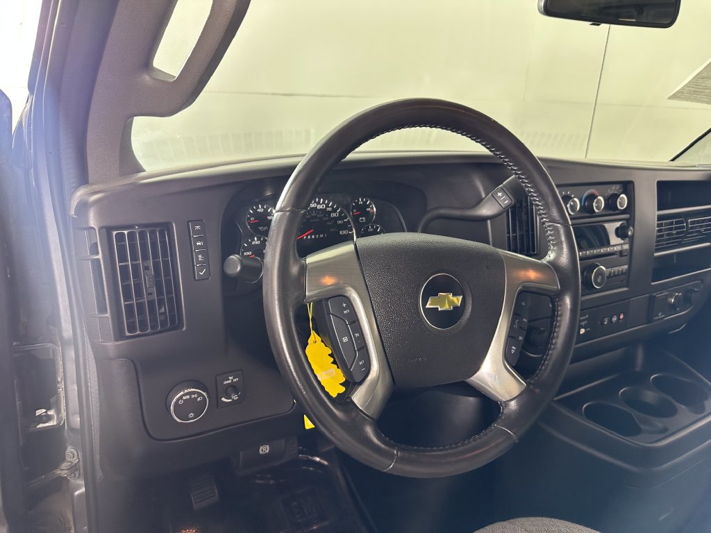 Used 2016 Chevrolet Express 2500 LS RWD image 17